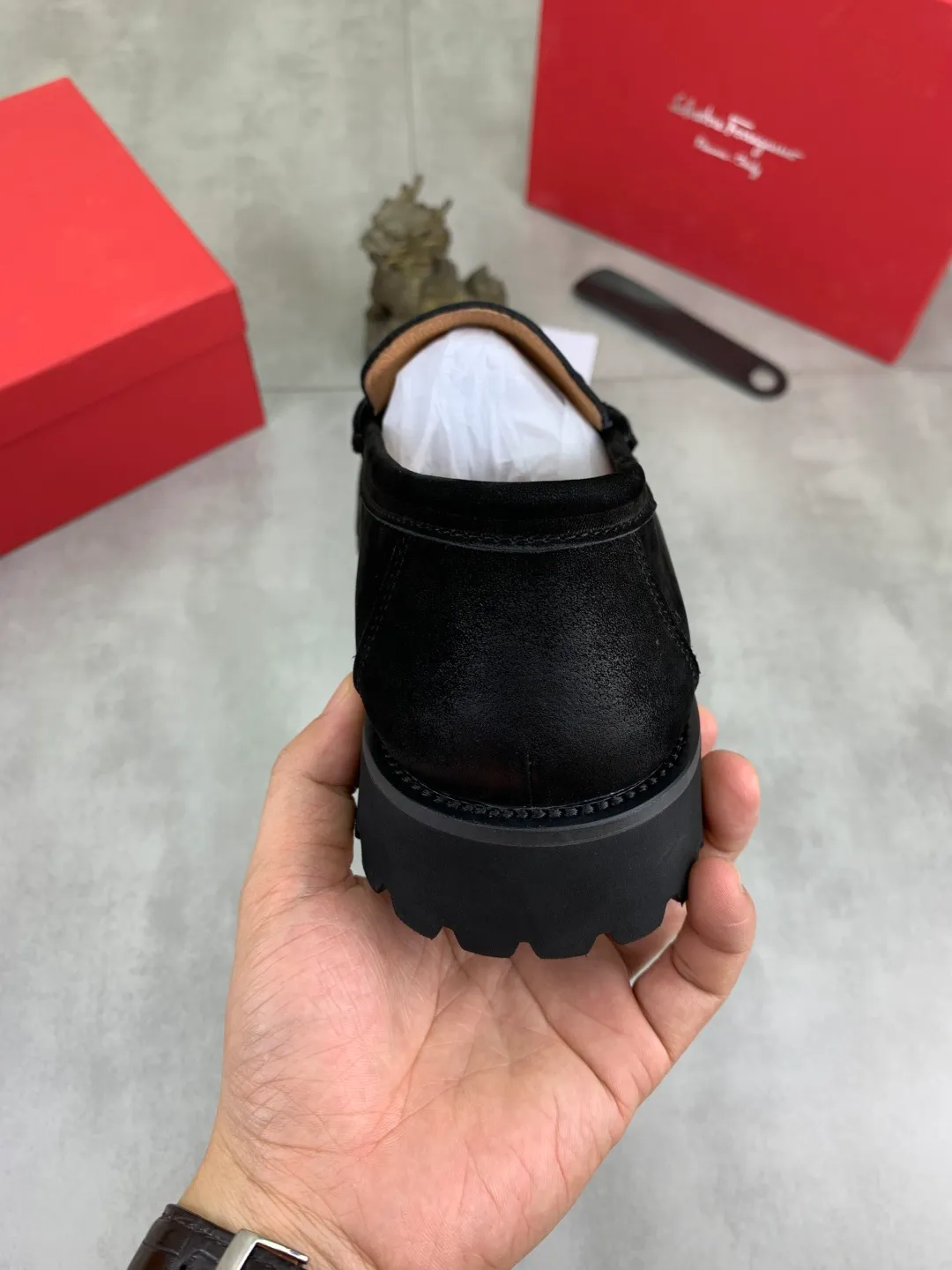 Men's shoes 💰P500 New model [Ferragamo/Ferragamo] Latest model Original imported calfskin, imported pigskin lining + original luxury metal buckle + original rubber outsole Soft and comfortable Size number: 38-44